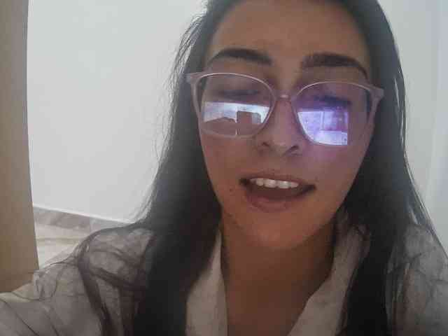 Creamymature webcam