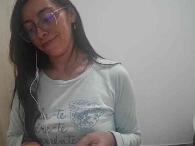 Creamymature webcam