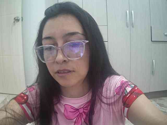 Creamymature webcam
