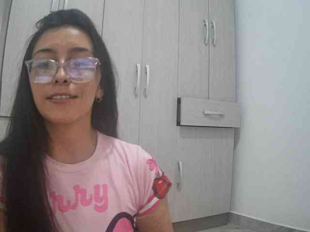 Creamymature webcam