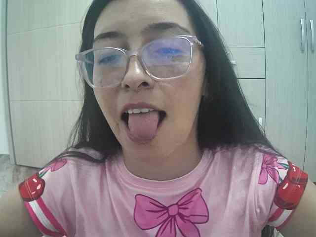 Creamymature webcam