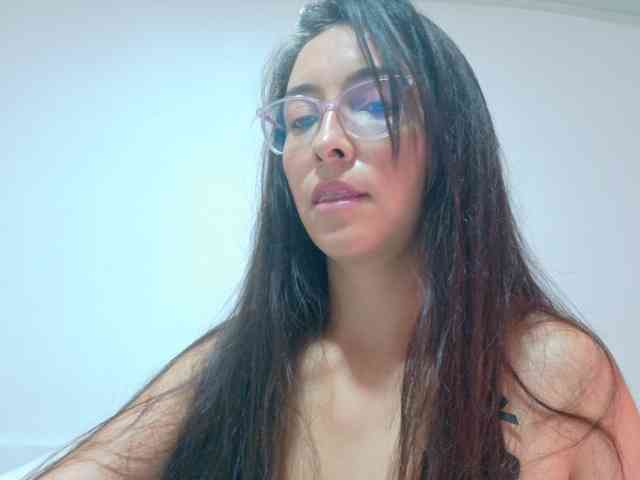 Creamymature webcam