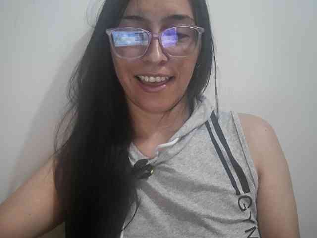Creamymature webcam