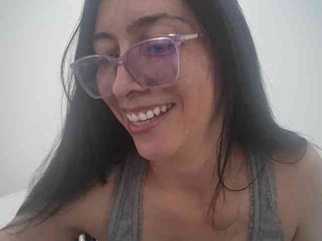 Creamymature webcam