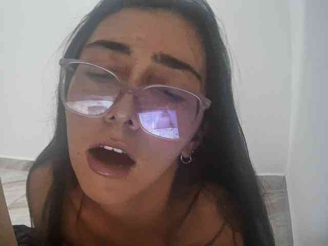 Creamymature webcam