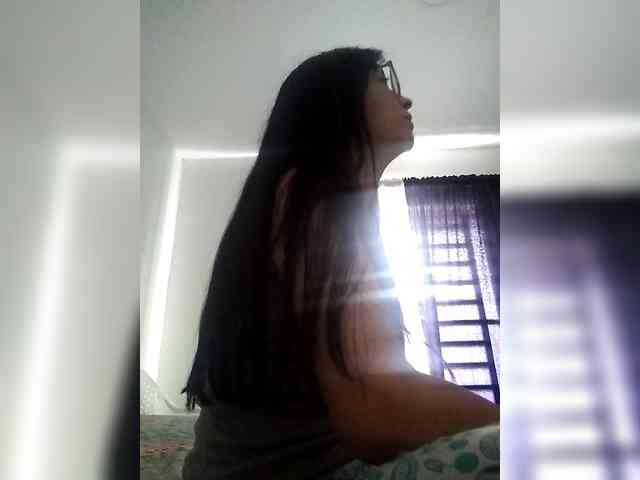 Creamymature webcam