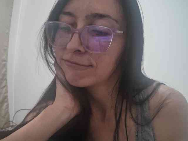 Creamymature webcam