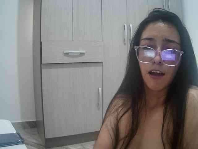 Creamymature webcam