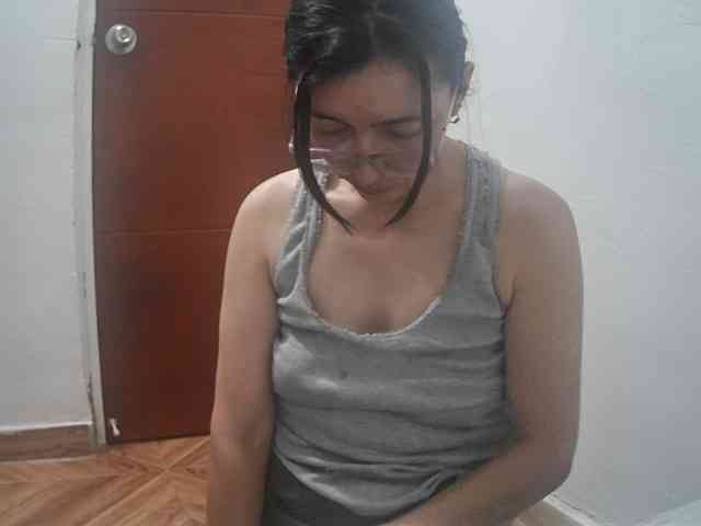 Creamymature webcam