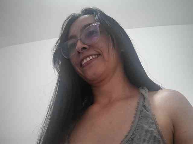 Creamymature webcam