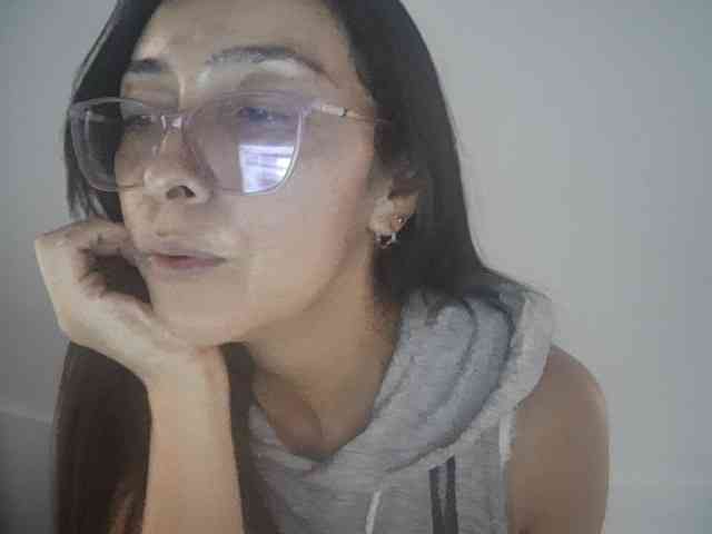 Creamymature webcam