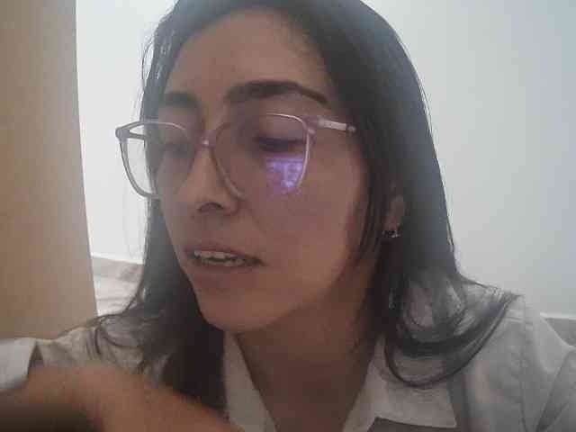 Creamymature webcam