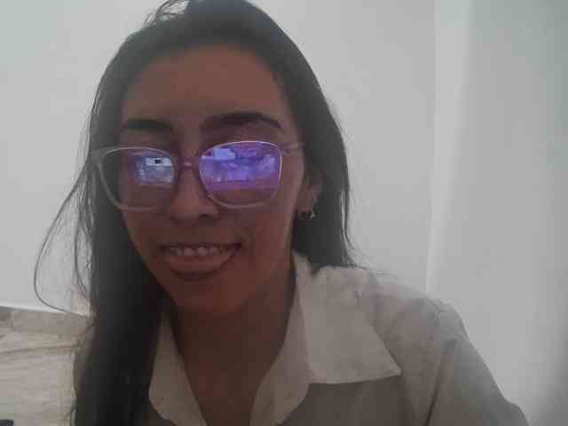 Creamymature webcam