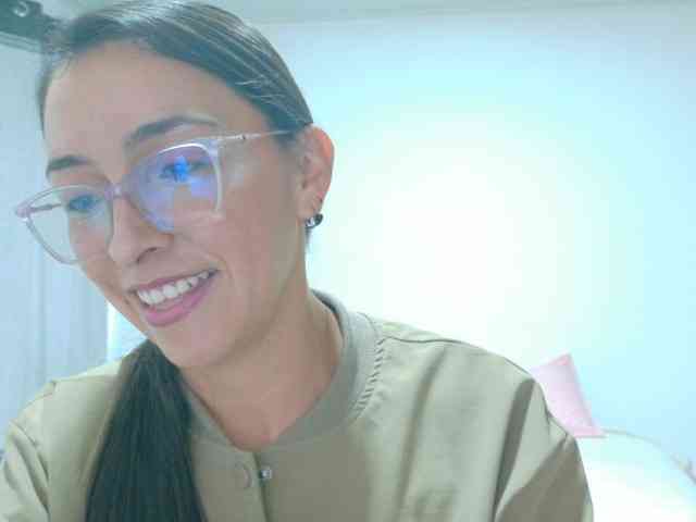 Creamymature webcam