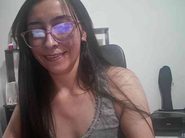 Creamymature webcam