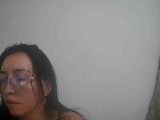 Creamymature webcam