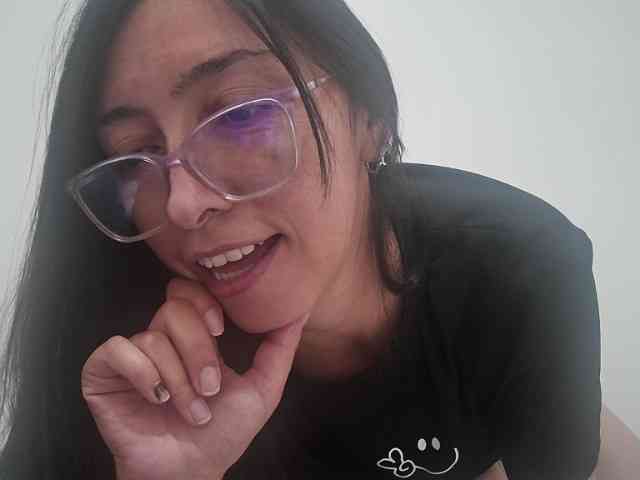 Creamymature webcam