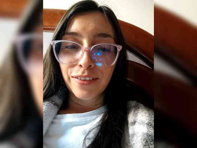 Creamymature webcam