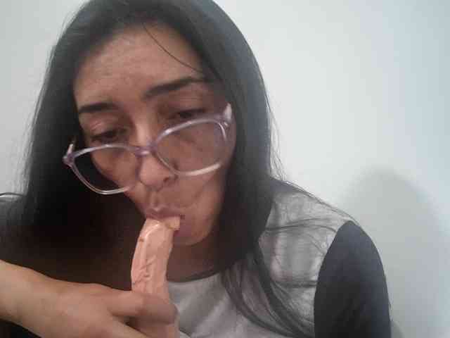 Creamymature webcam