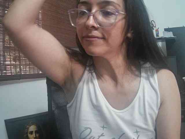 Creamymature webcam