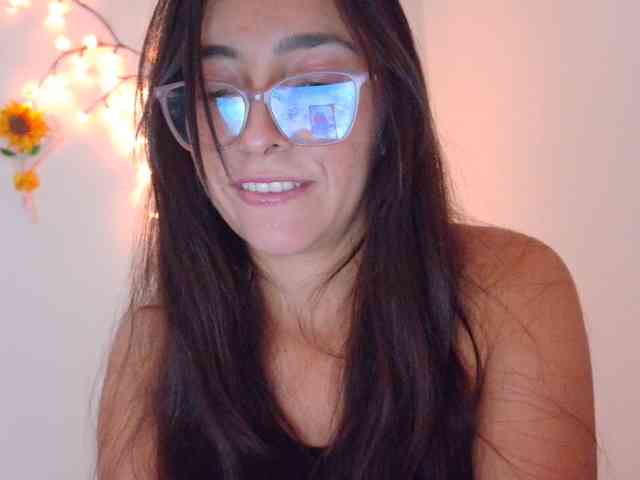 Creamymature webcam