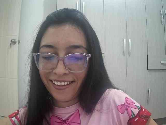 Creamymature webcam