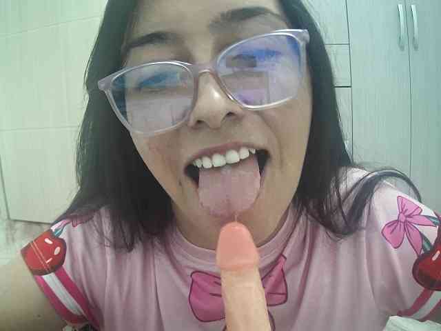 Creamymature webcam
