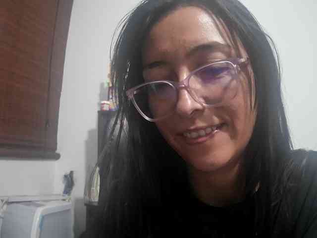 Creamymature webcam