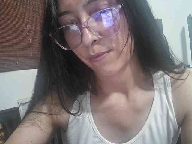Creamymature webcam