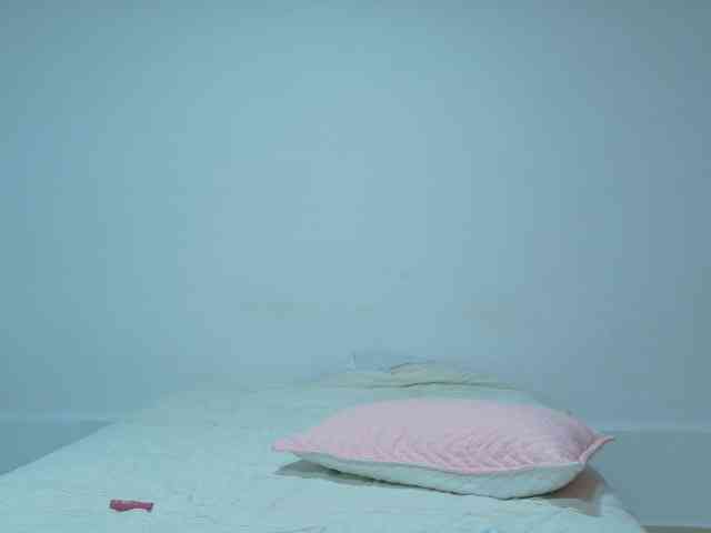 Creamymature webcam