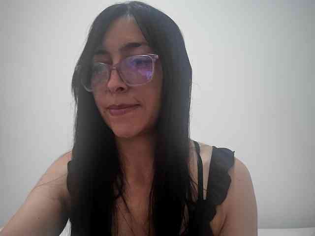 Creamymature webcam