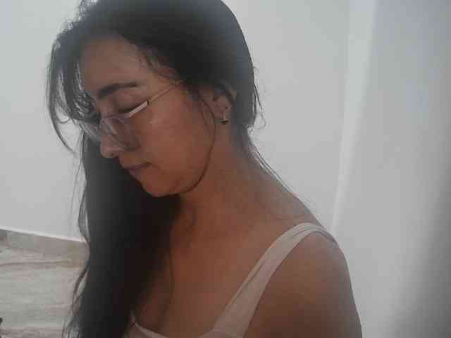 Creamymature webcam