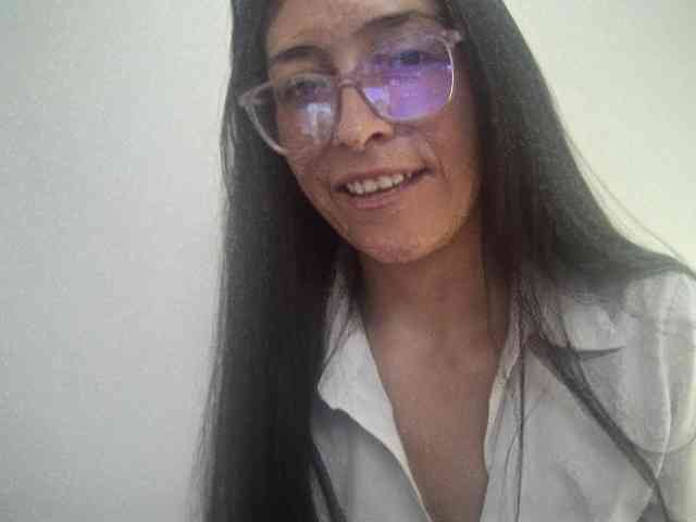 Creamymature webcam