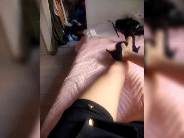 Creamymature webcam