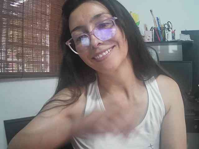 Creamymature webcam