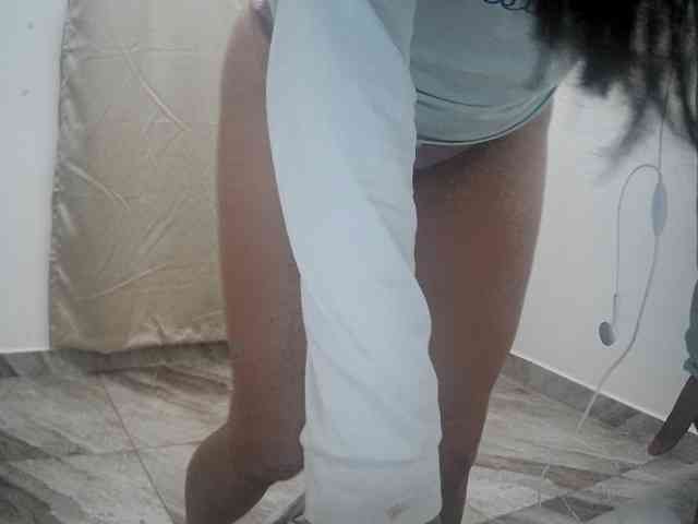 Creamymature webcam