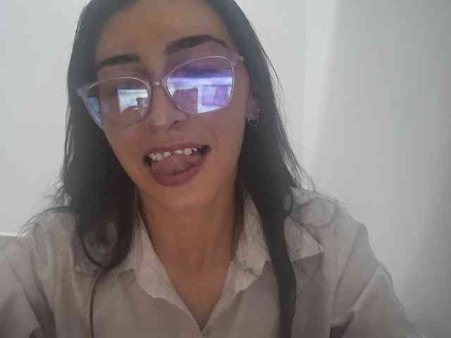 Creamymature webcam
