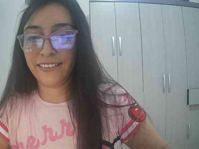 Creamymature webcam