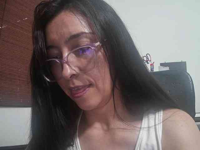 Creamymature webcam