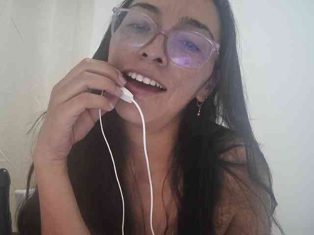 Creamymature webcam