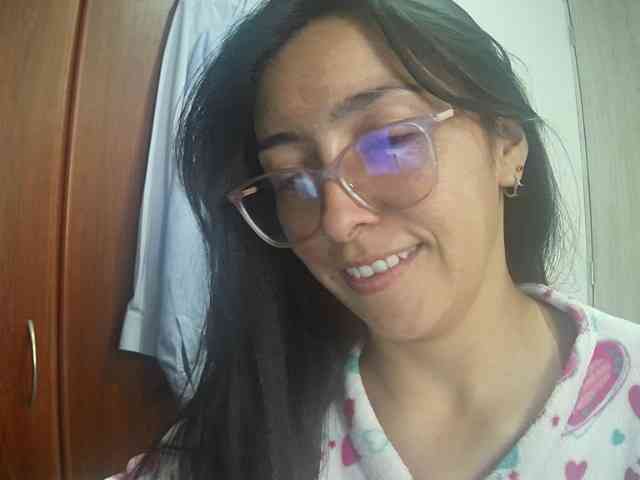 Creamymature webcam