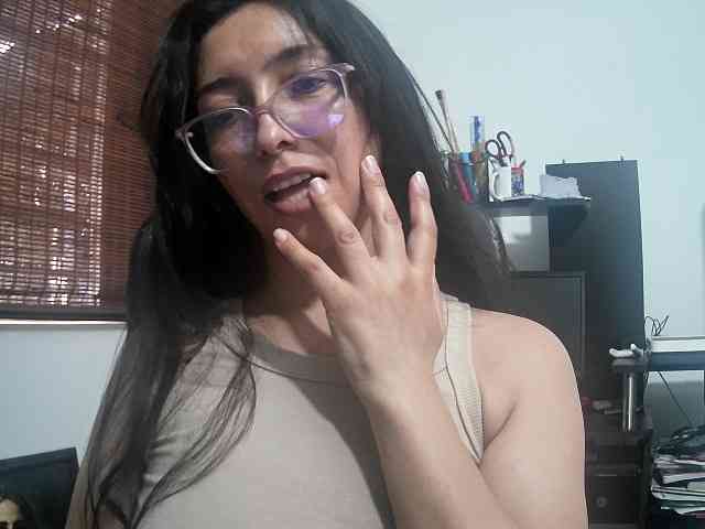 Creamymature webcam