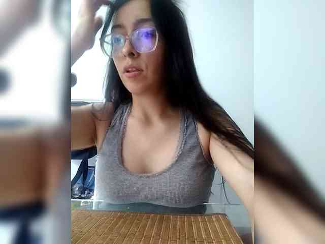 Creamymature webcam