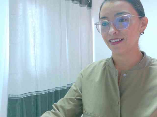 Creamymature webcam