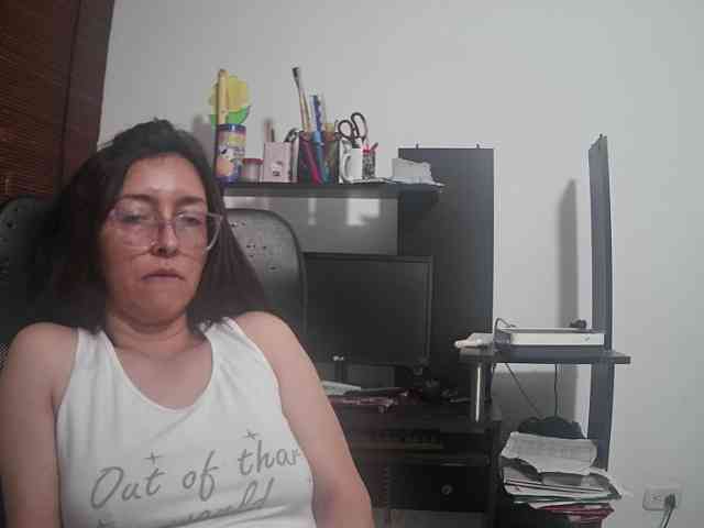 Creamymature webcam