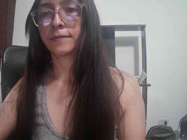 Creamymature webcam