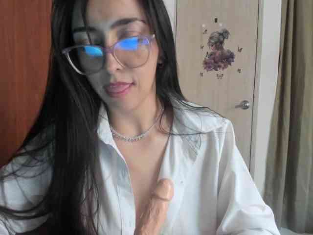 Creamymature webcam