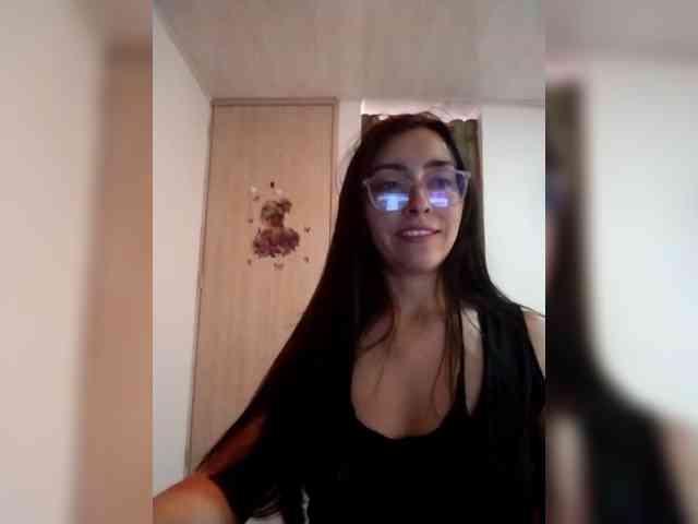 Creamymature webcam