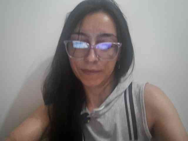 Creamymature webcam