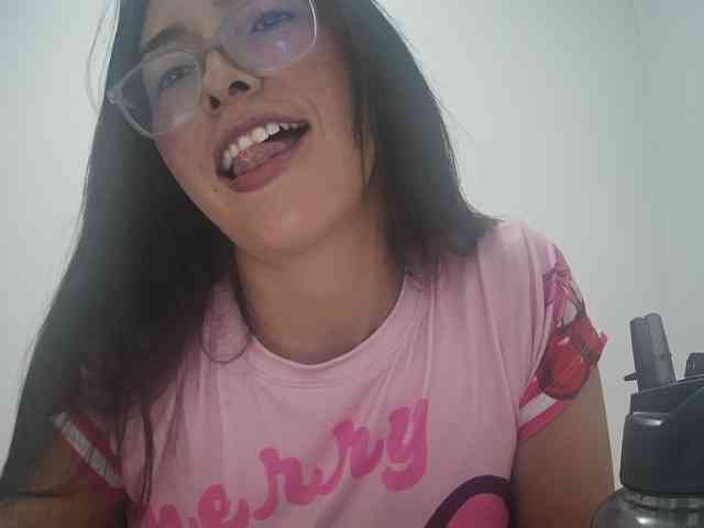 Creamymature webcam